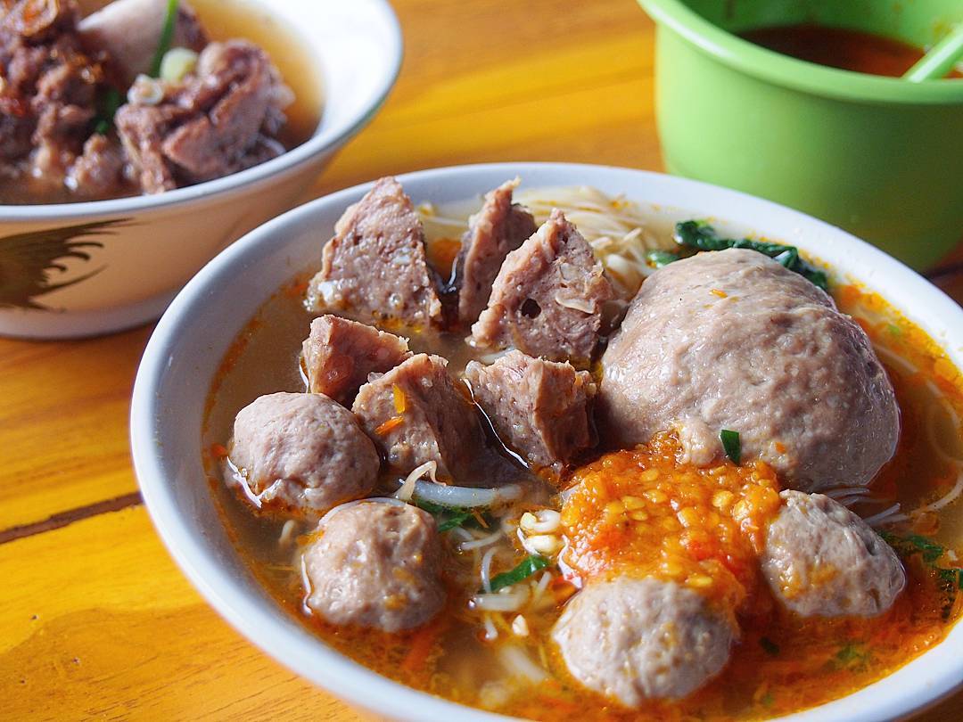 bakso-bunderan-ciomas-sensasi-kuliner-viral-di-bogor-yang-menggugah-selera